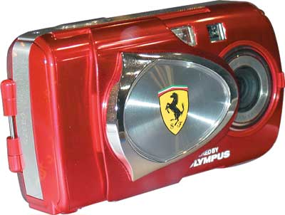 Эксклюзивная модель компактной цифровой камеры серии mju для поклонников гоночной команды Ferrari