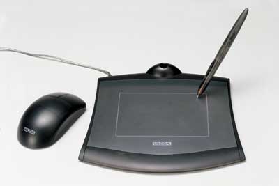 Wacom Volito — недорогой графический планшет с беспроводными безбатареечными пером и мышью