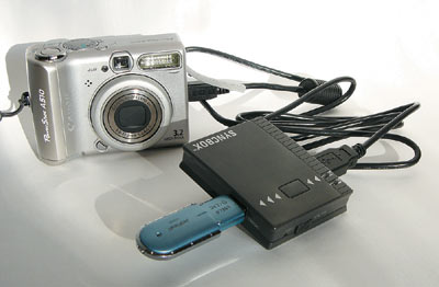 При помощи SyncBox можно в полевых условиях освободить карту памяти фотоаппарата, скопировав имеющиеся кадры 
