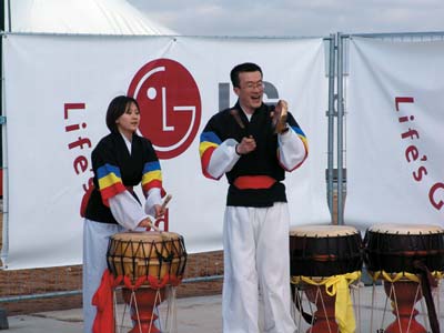 Не обошлось и без традиционного корейского выступления