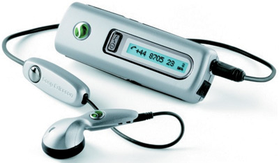 Sony Ericsson HBH-200 — беспроводная гарнитура с подсоединяемым при помощи кабеля наушником и микрофоном