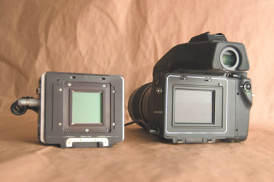 Прототип портативной пленоптической камеры, созданный на базе фотоаппарата Contax 645 и цифрового задника Megavision FB4040