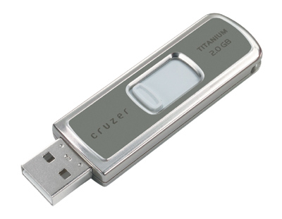 Портативный USB-накопитель Cruzer Titanium, построенный на базе платформы U3