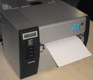 Принтер Toshiba B-SX8R позволяет печатать на многократно используемых носителях