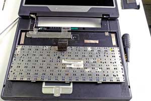 Клавиатура DESTEN CyberBook оказалась водозащитной и отделенной от корпуса водонепроницаемой перегородкой