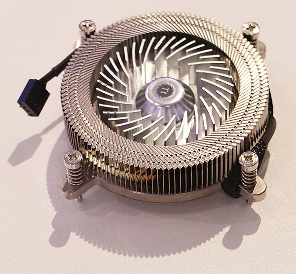 Низкопрофильный процессорный кулер Thermaltake Engine 27 1U Low-Profile