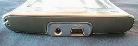Разъем для подключения внешнего источника питания и порт USB на нижней панели корпуса Tungsten Е