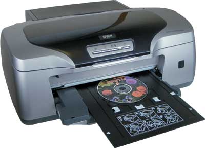 Stylus Photo R800 позволяет печатать на поверхности компакт-дисков