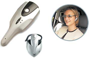 Рис. 2. Bluetooth-хедсеты (headsets) позволяют сделать безопасным вождение автомобиля