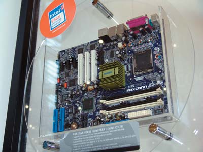 Плата 955X7AA-8EKRS компании Foxconn на чипсете Intel 955X 