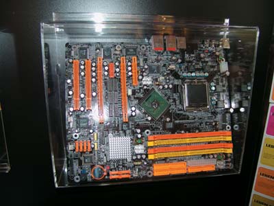 Плата компании DFI на чипсете NVIDIA C19