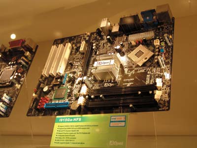 Плата компании AOpen на чипсете Intel 915G, поддерживающая  процессор Pentium M