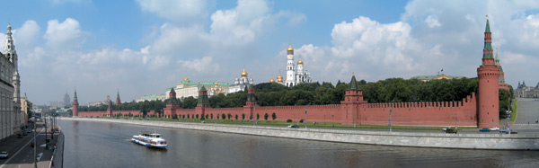 Рис. 24. Окончательный вариант панорамы московского Кремля