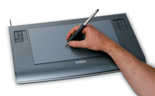 Wacom представила первую модель широкоформатного графического планшета