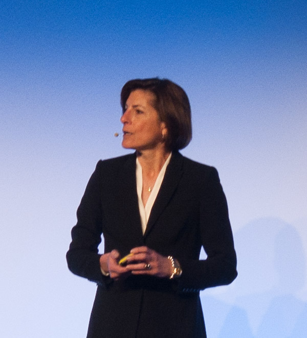Сью Барсамьян, старший вице-президент и руководитель направления непрямых продаж группы корпоративных решений HP