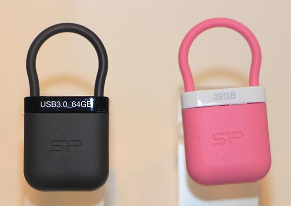 Стильные USB-флэшки Jewel J05 (слева) и Unique 510 выполнены в виде миниатюрного навесного  замка