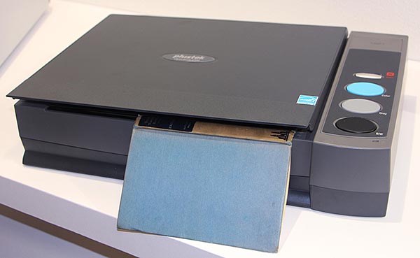 Планшетный сканер OpticBook 3800