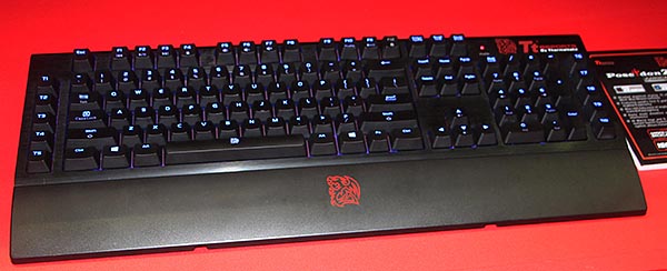 Игровая клавиатура Tt eSports Poseidon Z