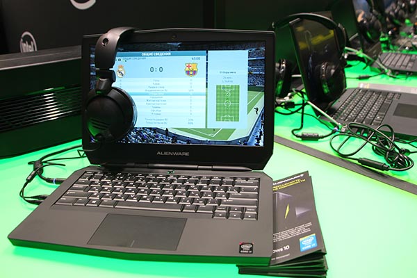 Игровой ноутбук Dell семейства Alienware