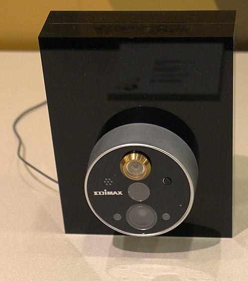 Камера Wi-Fi Peephole Door Cam для домашней системы видеонаблюдения компании Edimax