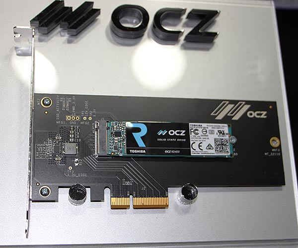 SSD-накопитель Toshiba OCZ серии RD400, установленный на плату-адаптер
