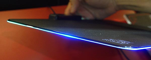 Коврик Tt eSports Draconem RGB оборудован настраиваемой подсветкой