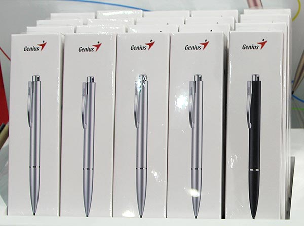 Стилусы Genius Touch Pen выпускаются в нескольких цветовых вариантах