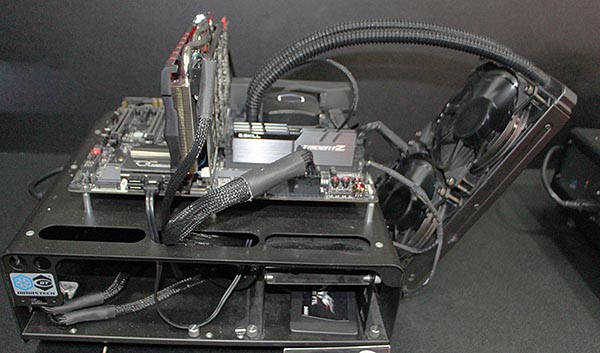 Стенд, собранный на системной плате ASRock X299 OC Formula, позволил разогнать модули памяти Trident Z DDR4 до 4800 МГц