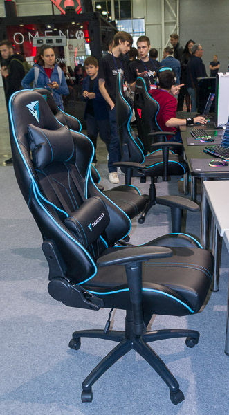 Игровое кресло ThunderX3