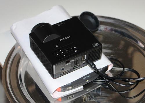 Портативный компактный проектор PJ WXC1110 для проведения презентаций со вспомогательным аккумулятором 